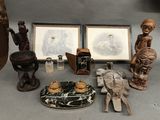 un grand nombre d'objets posés sur une table