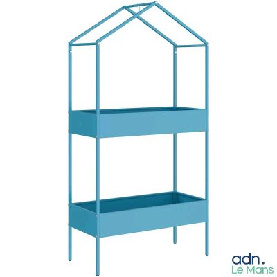 une étagère bleue surmontée d'une maison