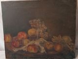 tableau représentant une nature morte composée de pommes et de raisins posés sur une table