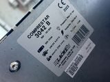 une étiquette au dos d'un ordinateur portable