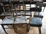 le nombre de chaises qui sont assises ensemble dans une pièce