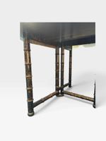 Grande table de type gate-leg en bois laqué, à plateau plian… (photo 2)