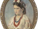 portrait d'une jeune fille en robe blanche, portant un collier rouge et bleu