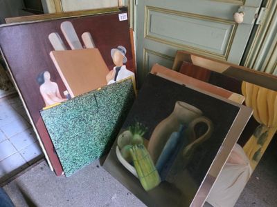 deux tableaux représentant des vases et un tableau posé par terre