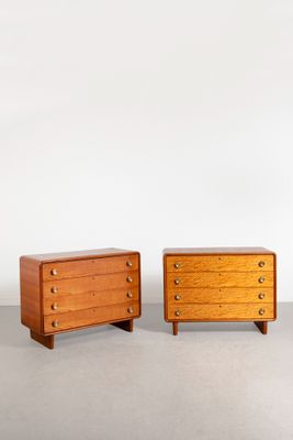 paire de commodes danoises du milieu du siècle, en teck et en chêne