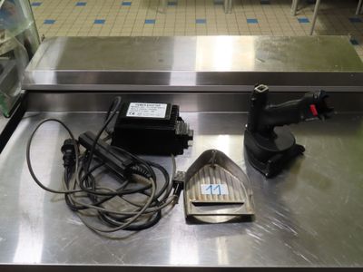 an image of a machine that is sitting on a table