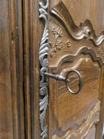 Armoire en chêne mouluré et sculpté de fleurs stylisées, ave… (photo 6)