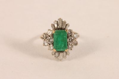 Bague en or gris 750 ‰ sertie d'une émeraude principale de f… - Photo 1