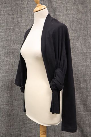 Comme des Garçons, circa 1990 – Boléro en coton noir. Taille : M ...