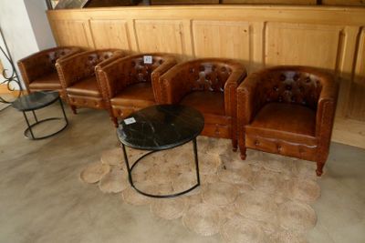 8 fauteuils club skaï - Photo 1