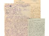 deux vieilles lettres et un bout de papier sur lequel figurent des notes manuscrites