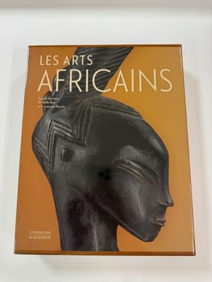 the cover of the book les arts de africains