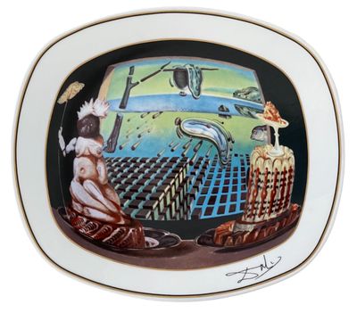a picture of a plate with a painting on it