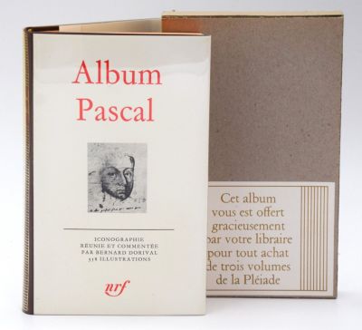 a box with a picture of a cat in it