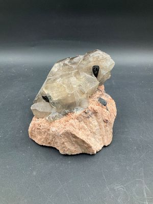 Quartz/Albite et Tourmaline noire. 3Kg H: 17 ; L: 14
