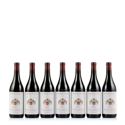 six bouteilles de vin rouge alignées