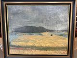 une peinture à l'huile représentant un champ avec une colline en arrière-plan