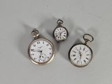 deux montres de poche en argent comportant des chiffres romains
