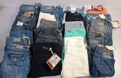 Lot à retirer à Décines-Charpieu (69150) ou expédition possi… - Photo 1