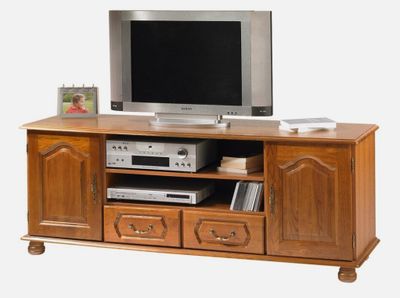un meuble TV en bois sur lequel est posée une télévision à écran plat