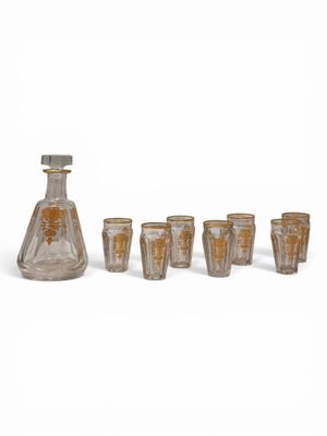 an image of a glass decanter set with six glasses and a decanter