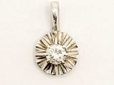 pendentif en argent sterling en forme de soleil rayonnant, orné d'une zircone cubique au centre