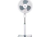 une image représentant un ventilateur sur pied blanc sur fond blanc
