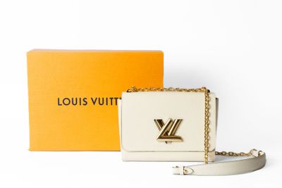 Petit sac à rabat Louis Vuitton en cuir blanc et doré