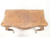 Table à jeux de style Louis XV en bois de placage à décor ma… (photo 3)