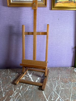 CHEVALET DE TABLE en bois. H. 88 cm.