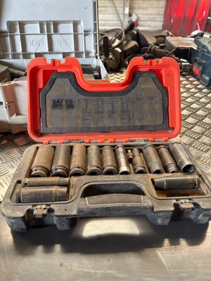 an image of a tool box with a wren set in it
