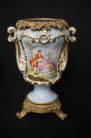 Lampe française ancienne en porcelaine avec montures en bron… (photo 4)