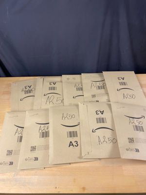 Lot de 10 colis Mystère (Retour Amazon,NPAI ,Adresse incompl…