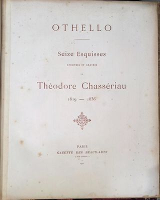 un vieux livre posé sur une table