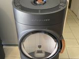une photo d'une machine à café dans un café