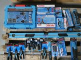 un grand nombre d'outils sur une palette
