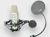 un micro muni d'un casque intégré