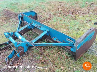 UN LOT DE FERRAILLE GODETS.... - Photo 1