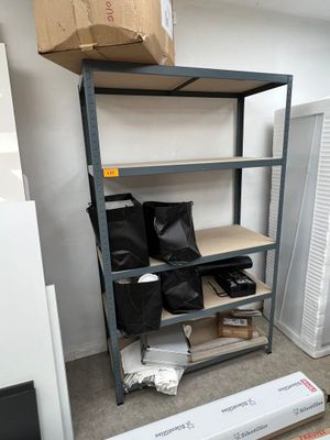 8 étagères métal et une étagère à cases IKEA Mise à Prix : 2…