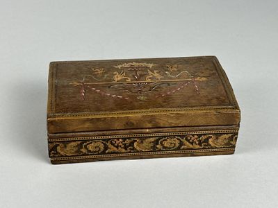 Petit coffret rectangulaire en marqueterie de bois teinté et…