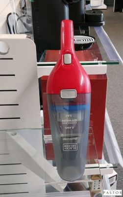 un aspirateur rouge et bleu exposé dans un magasin