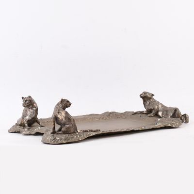 GRAND PLATEAU "TROIS LIONNES" EN BRONZE ARGENTÉ de José Mari…
