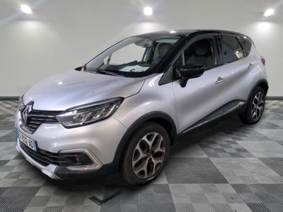 le nouveau renault c - cross suv est garé dans un showroom