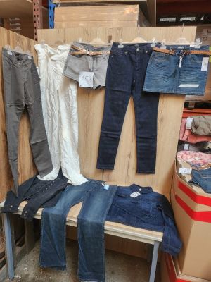 Lot de 8 vêtements femme, tailles 38, différents coloris. Les articles