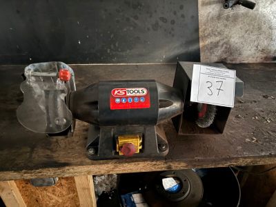 a small machine that is sitting on a table