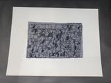 une photo en noir et blanc d'une feuille de papier sur laquelle figure un dessin
