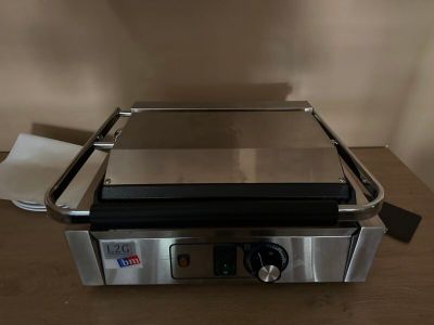 an image of a toaster on a counter top