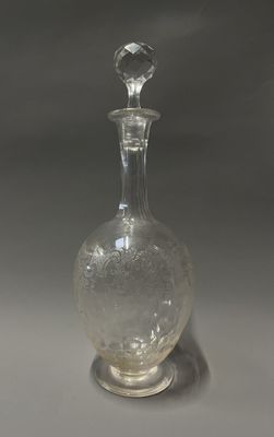 Dans le goût de BACCARAT Carafe en cristal à décor facetté e…