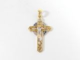 un pendentif en forme de croix en or, orné d'une croix en diamant