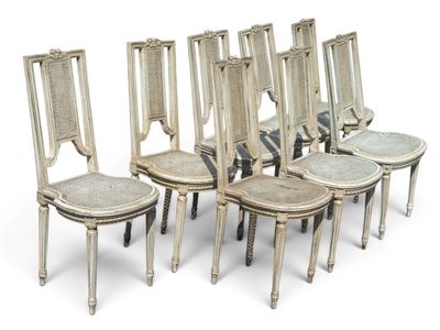 TRAVAIL DE STYLE LOUIS XVI Suite de six chaises en bois scul…